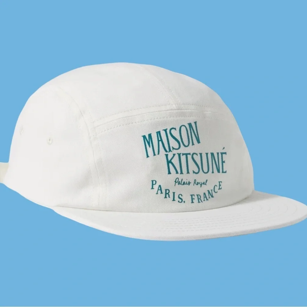 MAISON KITSUNE PALAIS ROYAL MILK LOGO PRINT 5 PANEL BASEBALL CAP HAT NWT Kitsuné